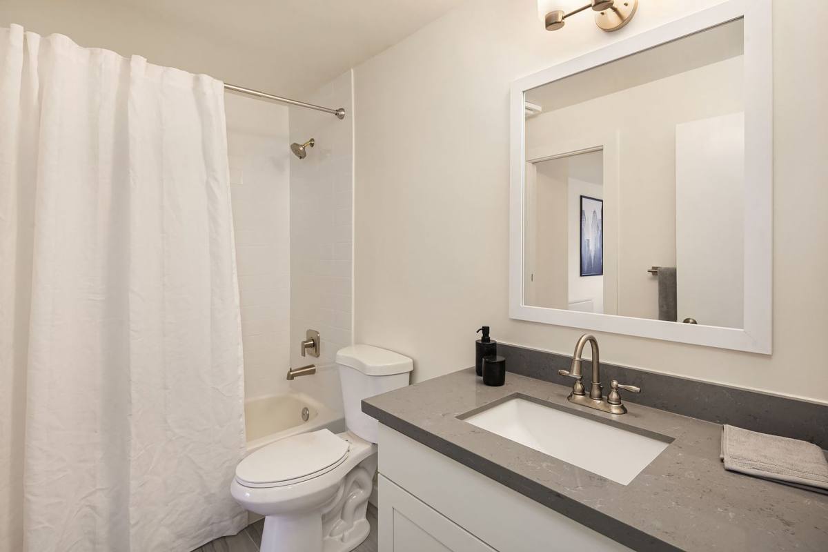 Apartment for rent at 1412 SW 312th St, Federal Way, WA 98023