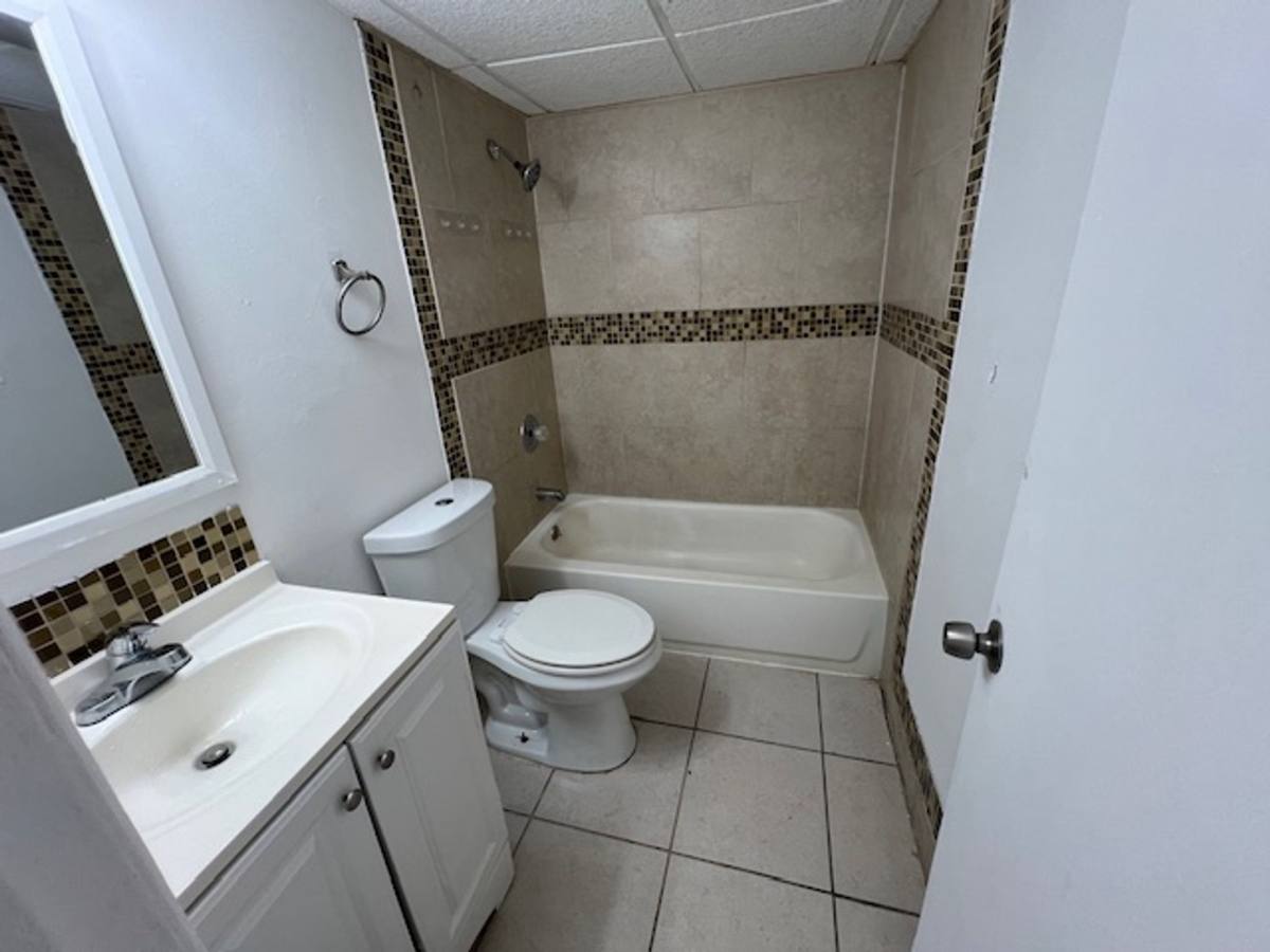 Apartment for rent at 806 9th St, West Palm Beach, FL 33403