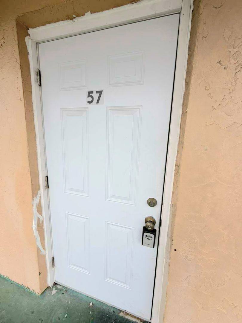 Apartment for rent at 806 9th St, West Palm Beach, FL 33403