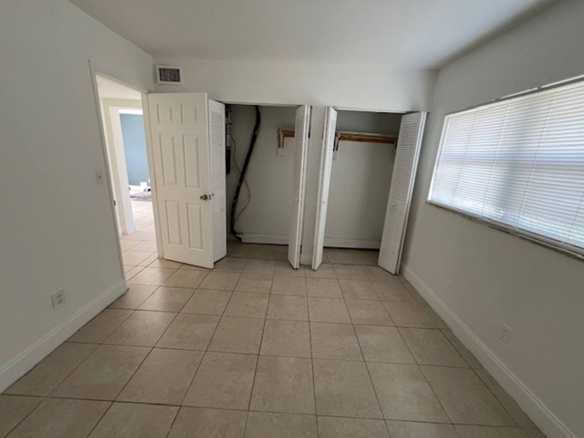 Apartment for rent at 806 9th St, West Palm Beach, FL 33403