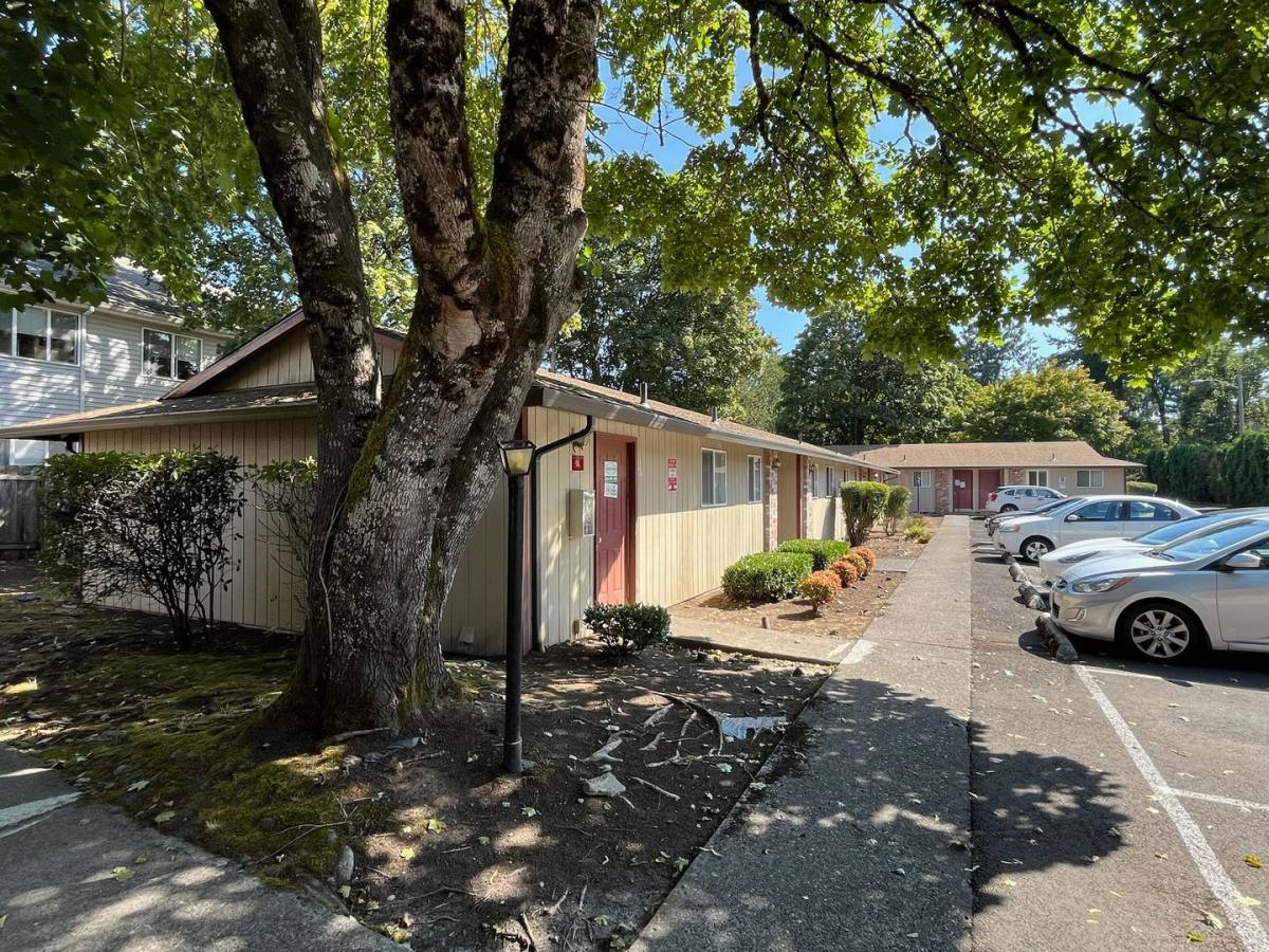 Apartment for rent at 19201 - 19213 SE Yamhill St, Portland, OR 97233
