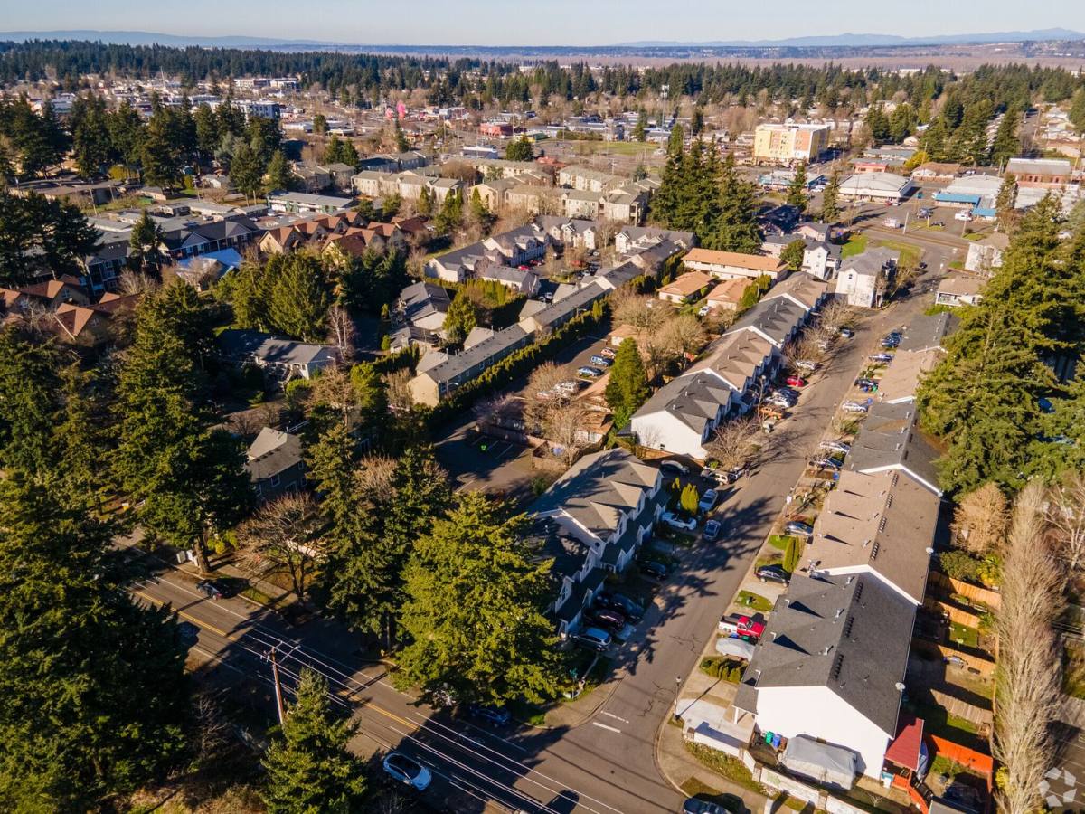 Apartment for rent at 19201 - 19213 SE Yamhill St, Portland, OR 97233