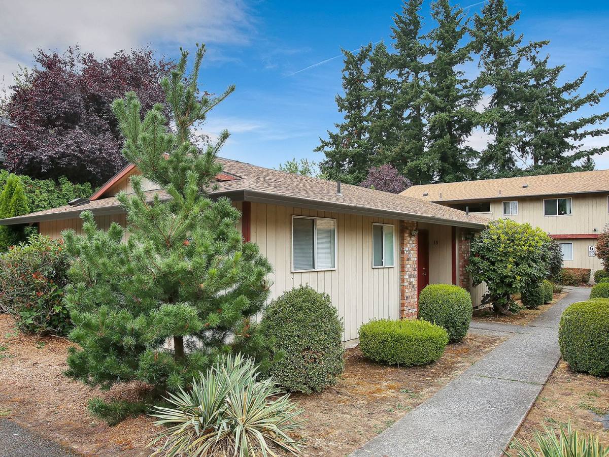 Apartment for rent at Evergreen Gardens, 19201 - 19213 SE Yamhill St, Portland, OR 97233