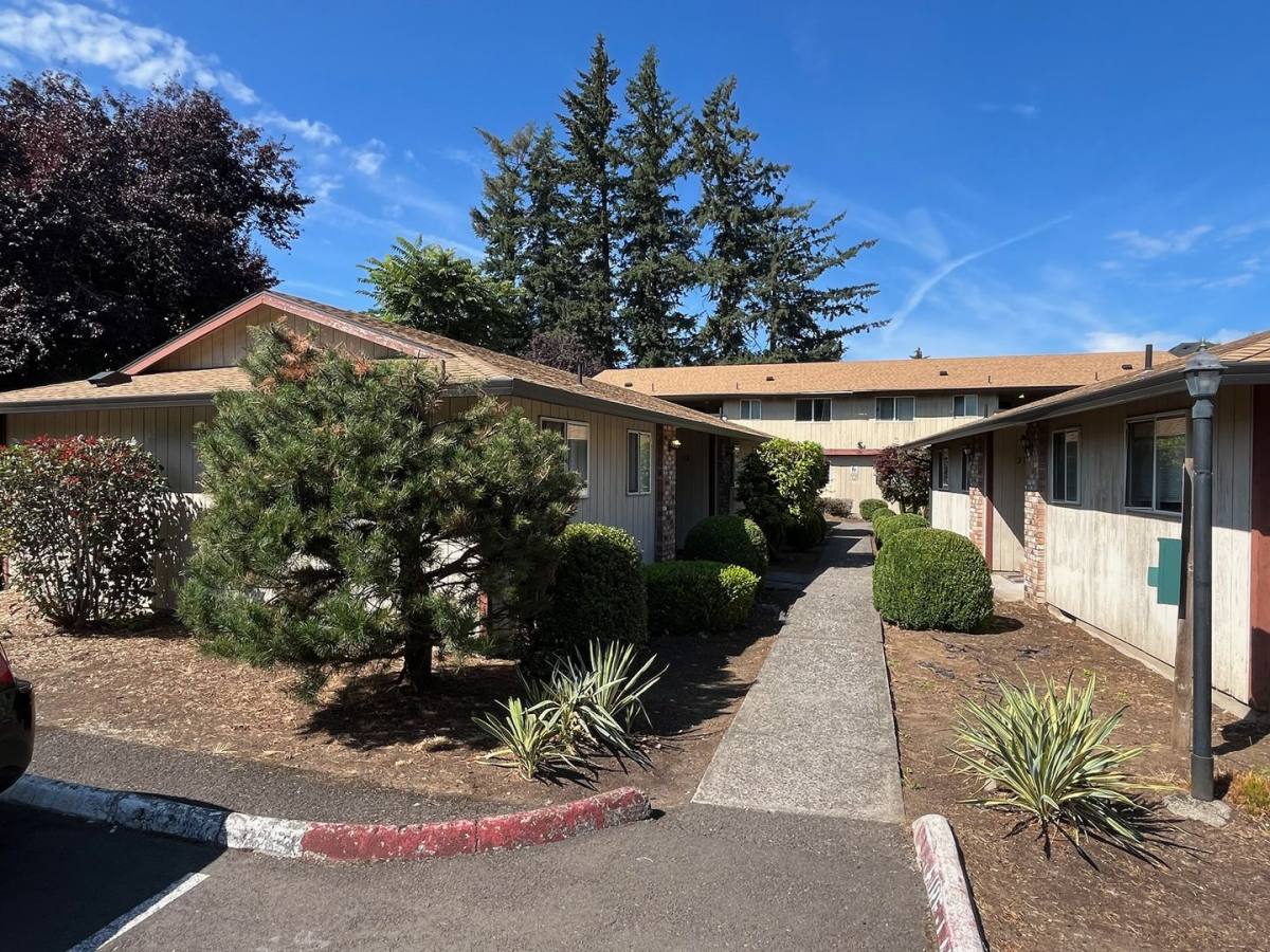 Apartment for rent at 19201 - 19213 SE Yamhill St, Portland, OR 97233