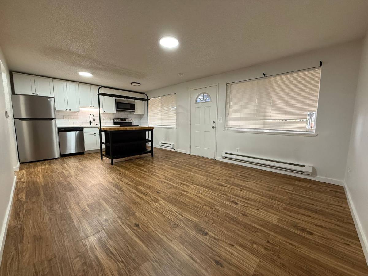 Apartment for rent at 502 8th St NE, Auburn, WA 98002
