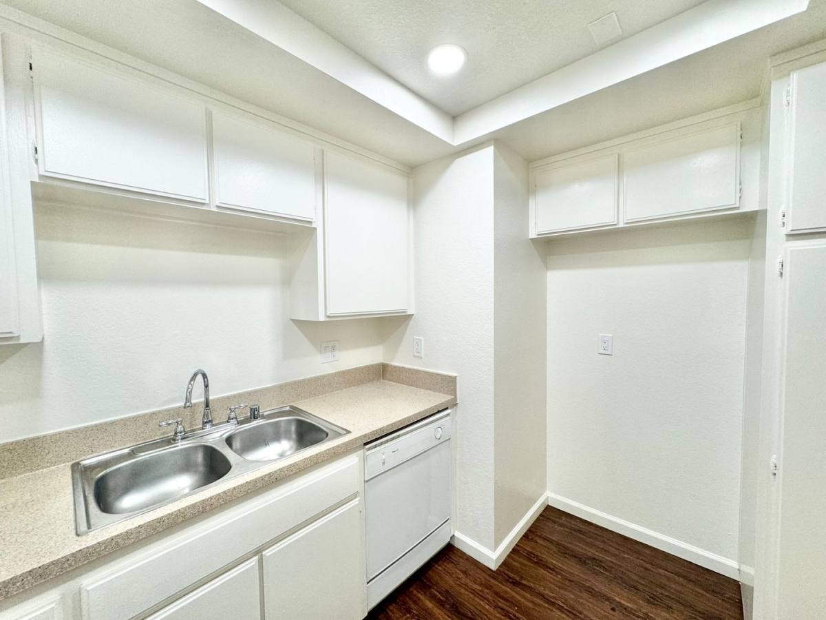Apartment for rent at 12671 Main St, Garden Grove, CA 92840