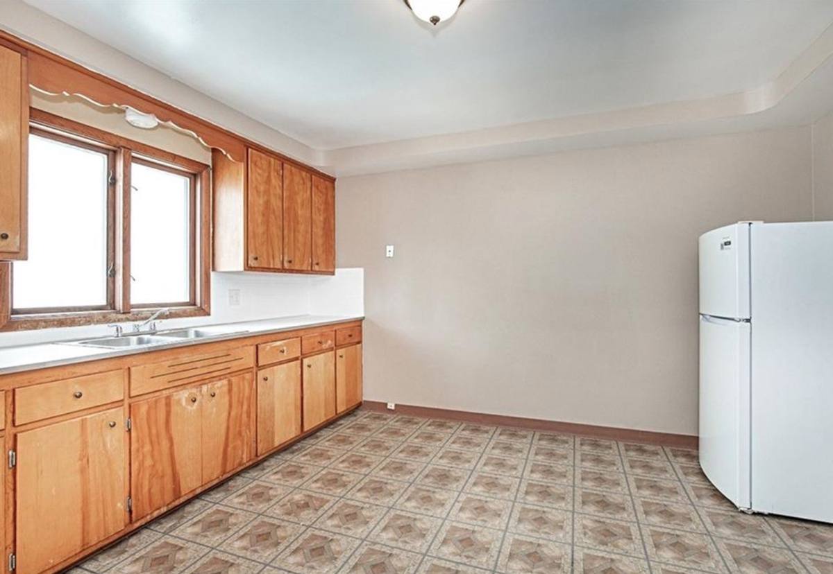 Apartment for rent at 4633 Warner Rd, Cleveland, OH 44125