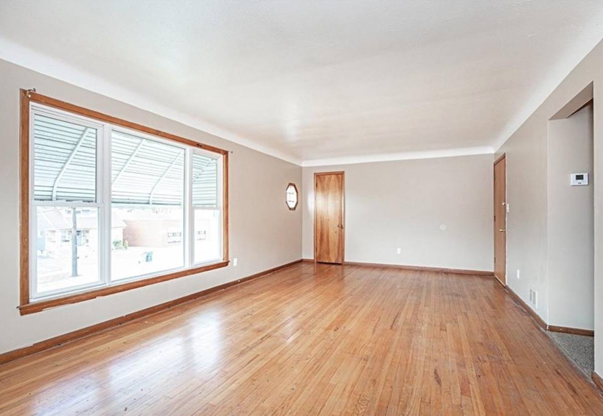 Apartment for rent at 4633 Warner Rd, Cleveland, OH 44125