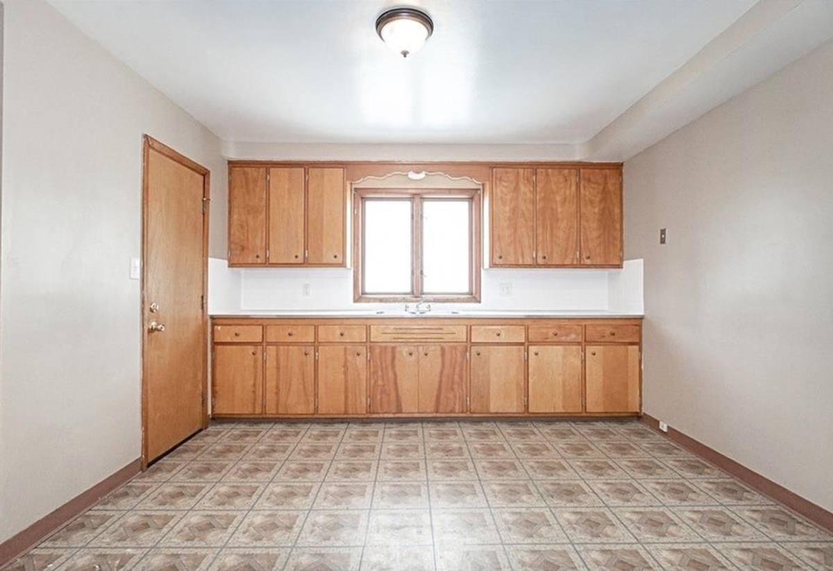 Apartment for rent at 4633 Warner Rd, Cleveland, OH 44125