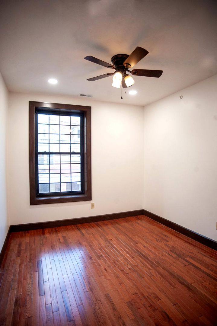 Apartment for rent at 310 9 1 2 St, Parkersburg, WV 26101