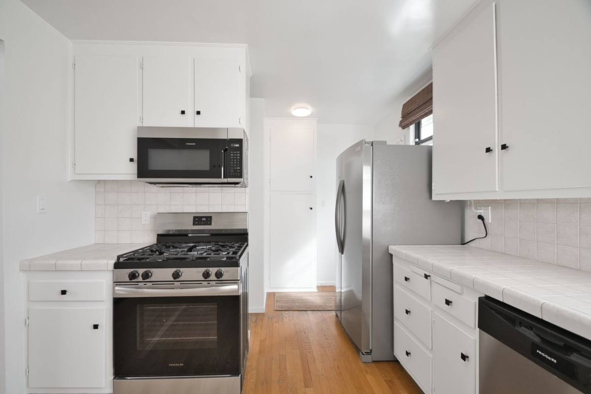House for rent at 654 24th St, Hermosa Beach, CA 90254
