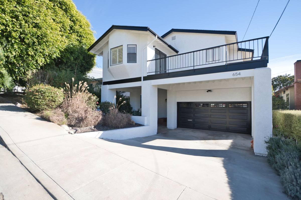 House for rent at 654 24th St, Hermosa Beach, CA 90254