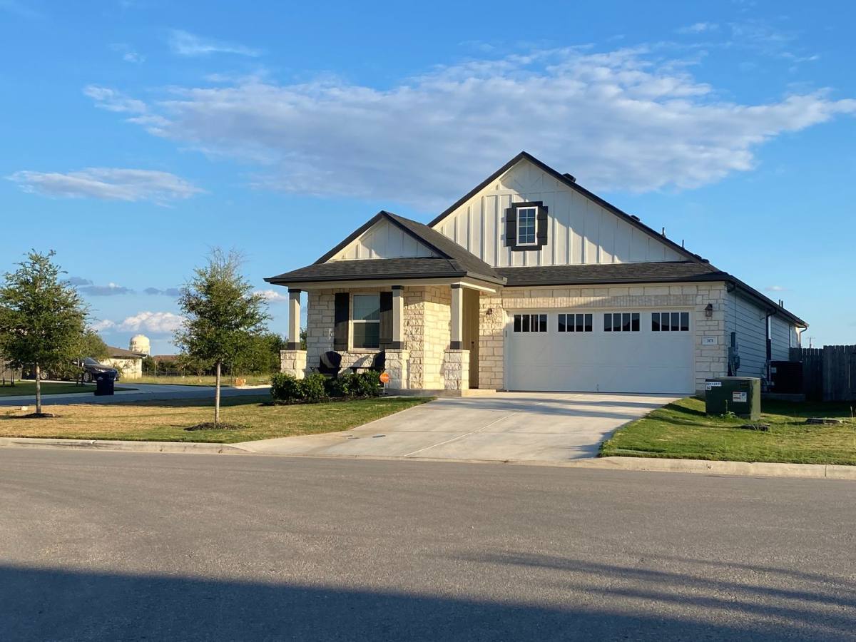 House for rent at 301 Citation Dr, Jarrell, TX 76537