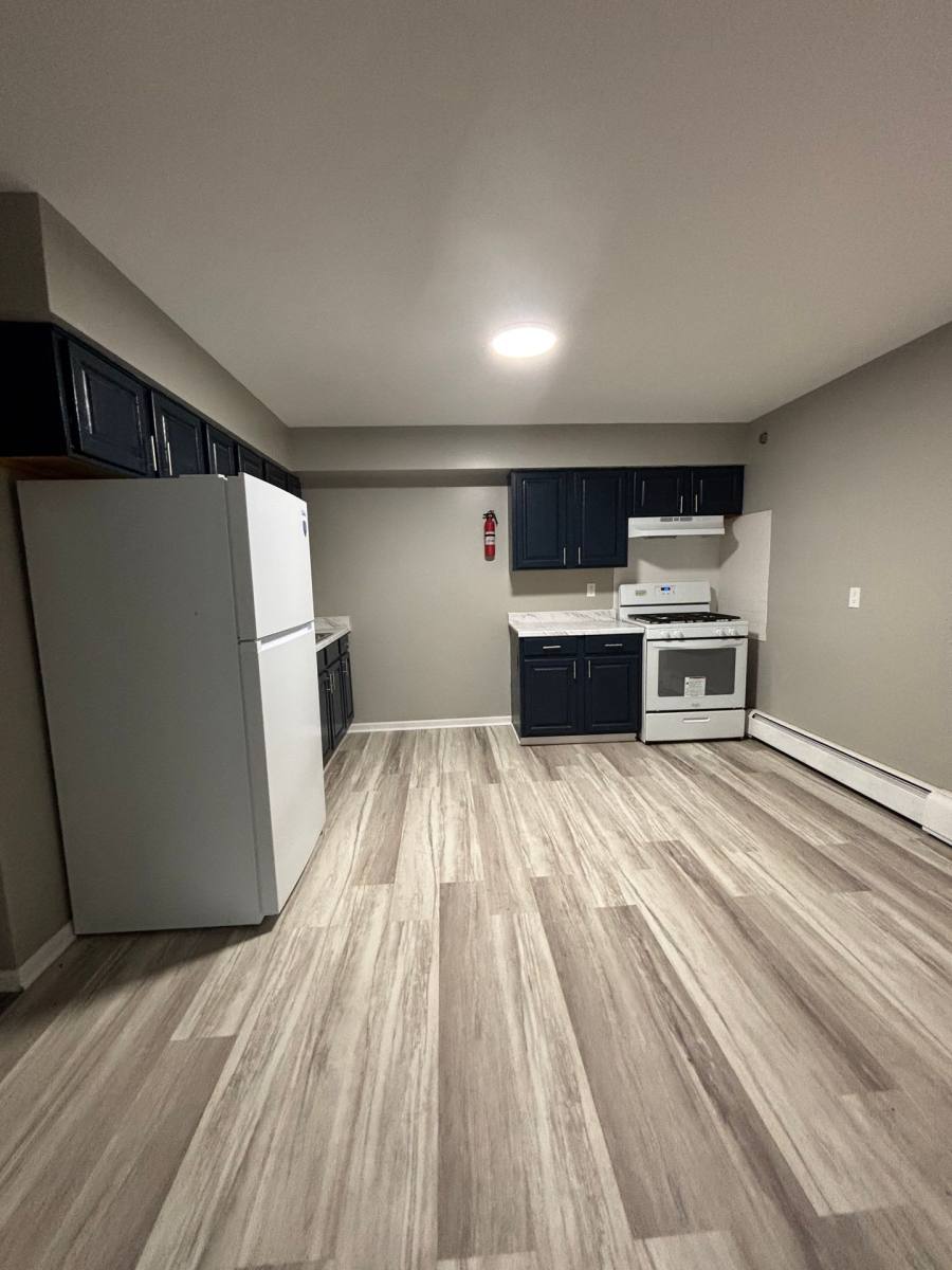 Apartment for rent at 801-09 E 32nd Ave, Gary, IN 46409