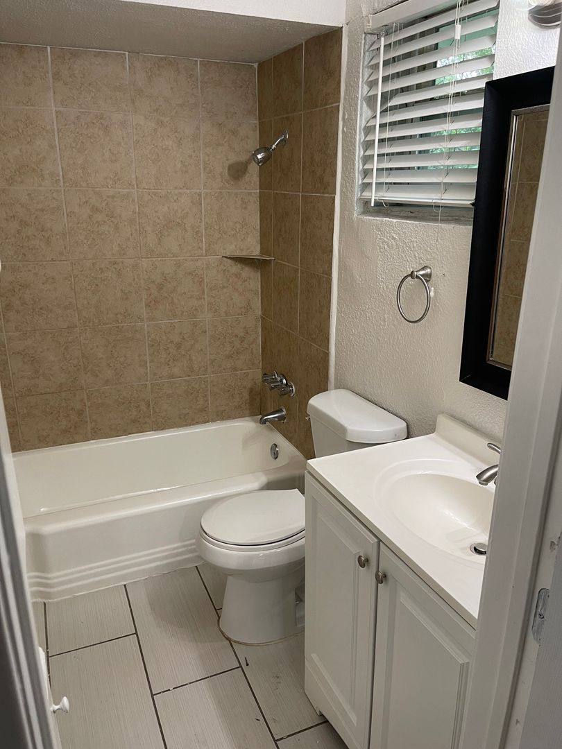 Apartment for rent at 4950 Live Oak St, Dallas, TX 75206