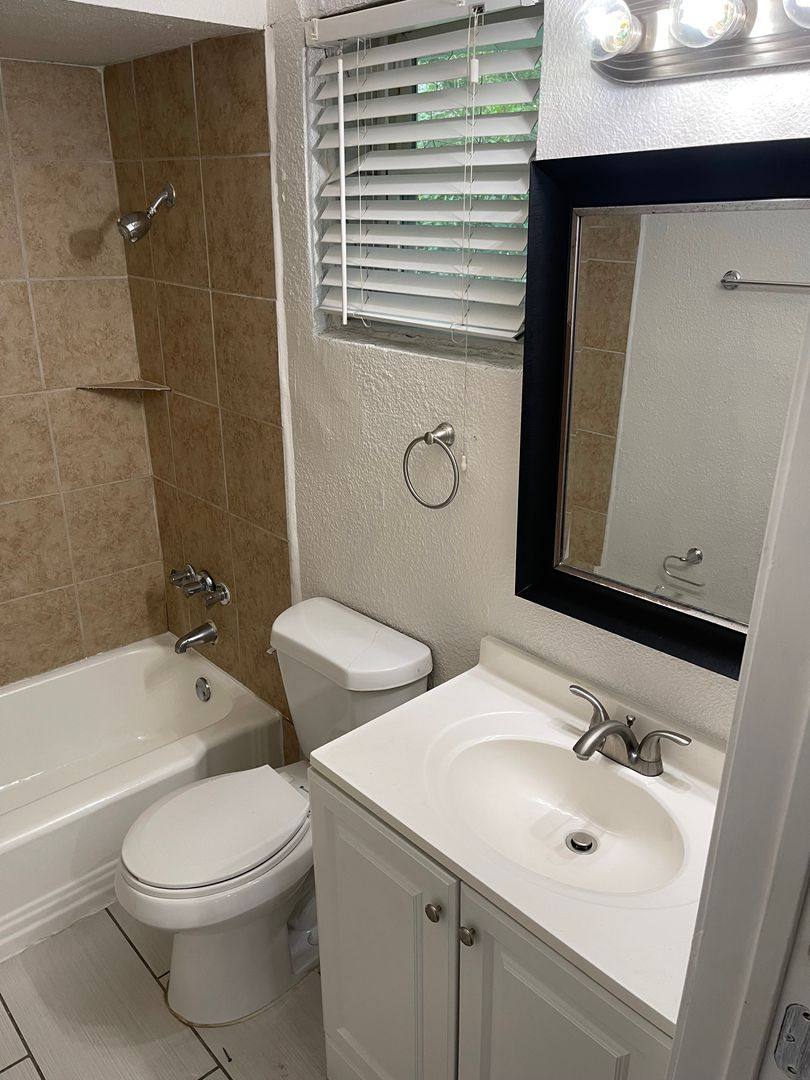 Apartment for rent at 4950 Live Oak St, Dallas, TX 75206
