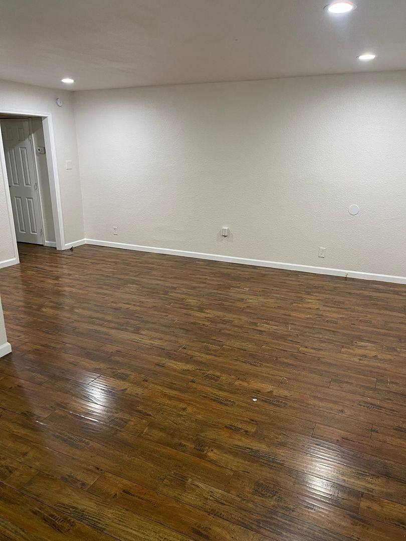 Apartment for rent at 4950 Live Oak St, Dallas, TX 75206