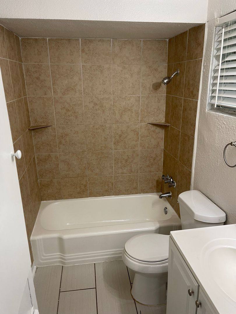 Apartment for rent at 4950 Live Oak St, Dallas, TX 75206