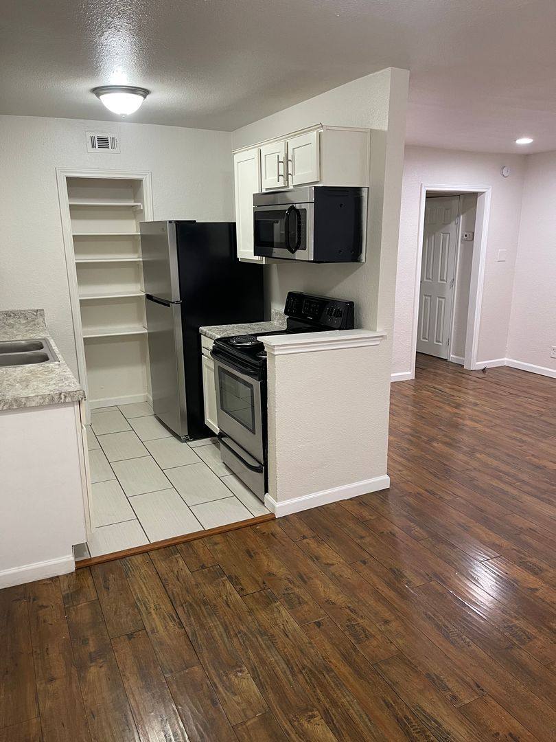 Apartment for rent at 4950 Live Oak St, Dallas, TX 75206