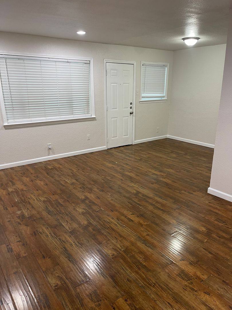 Apartment for rent at 4950 Live Oak St, Dallas, TX 75206