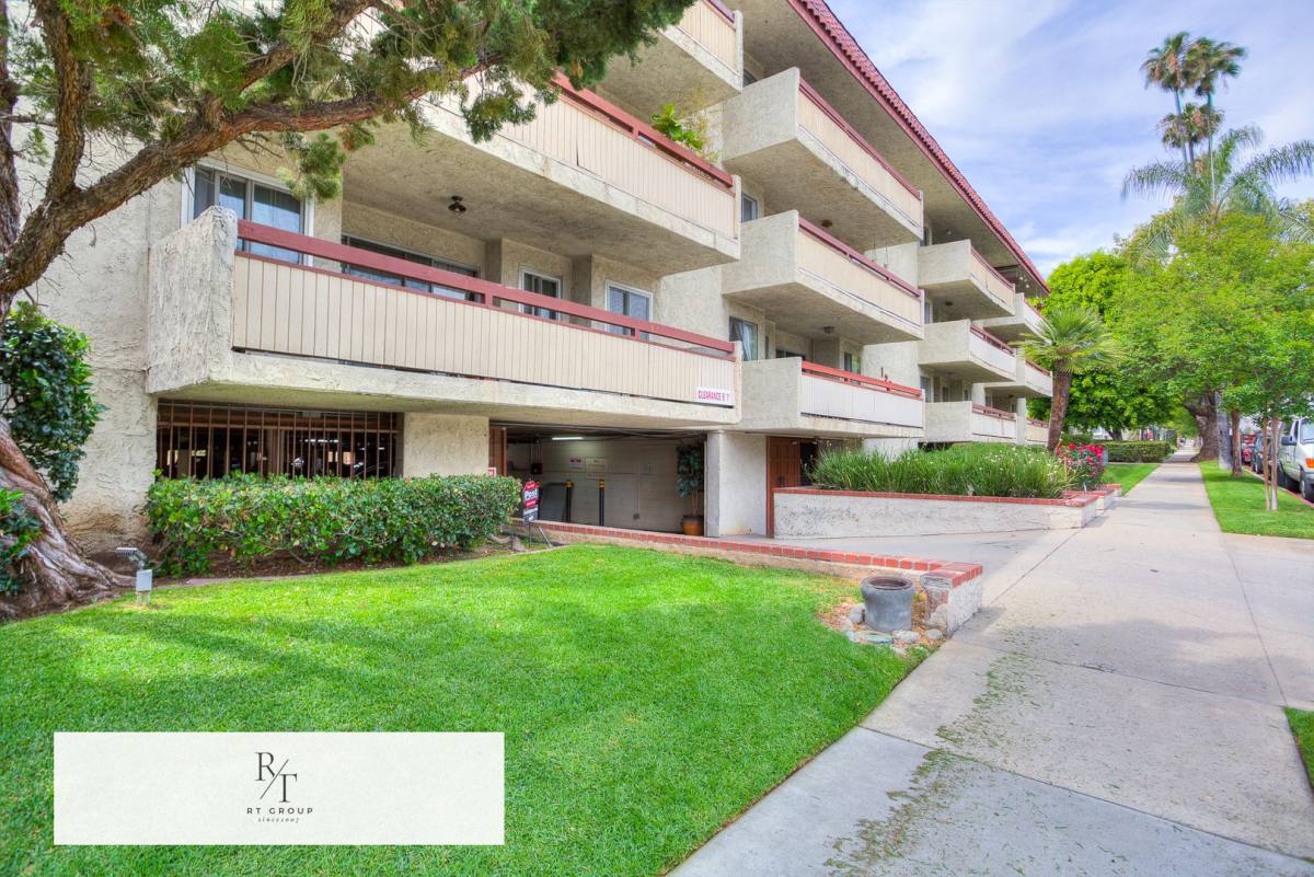 Condo for rent at 125 S Sierra Madre Blvd, Pasadena, CA 91107