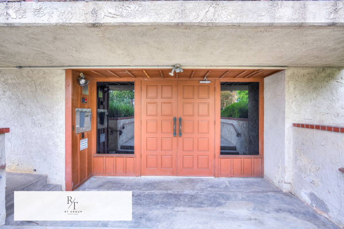 Condo for rent at 125 S Sierra Madre Blvd, Pasadena, CA 91107