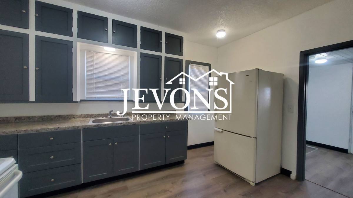 House for rent at 713 N 6th St, Yakima, WA 98901