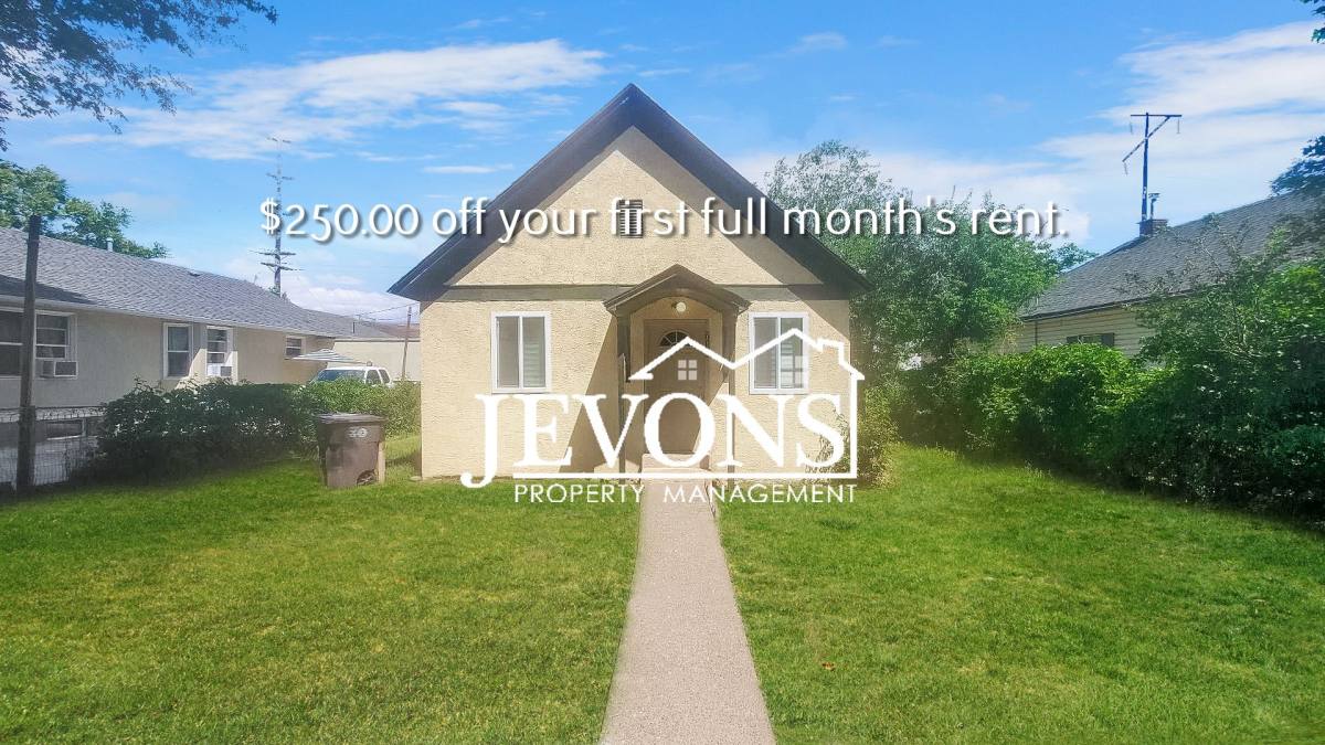 House for rent at 713 N 6th St, Yakima, WA 98901
