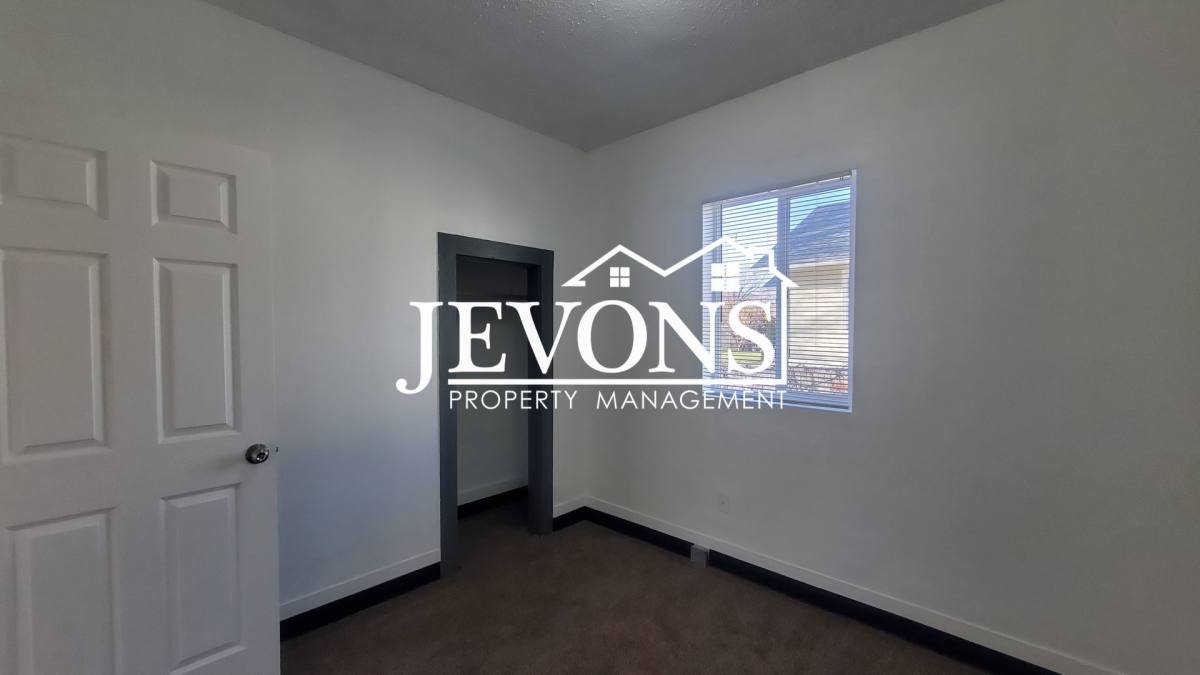 House for rent at 713 N 6th St, Yakima, WA 98901