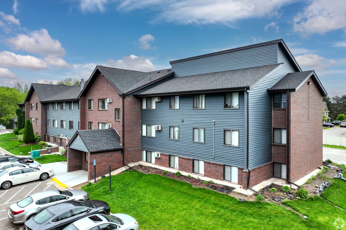 Apartment for rent at 8201-8213 College Trail, Inver Grove Heights, MN 55076