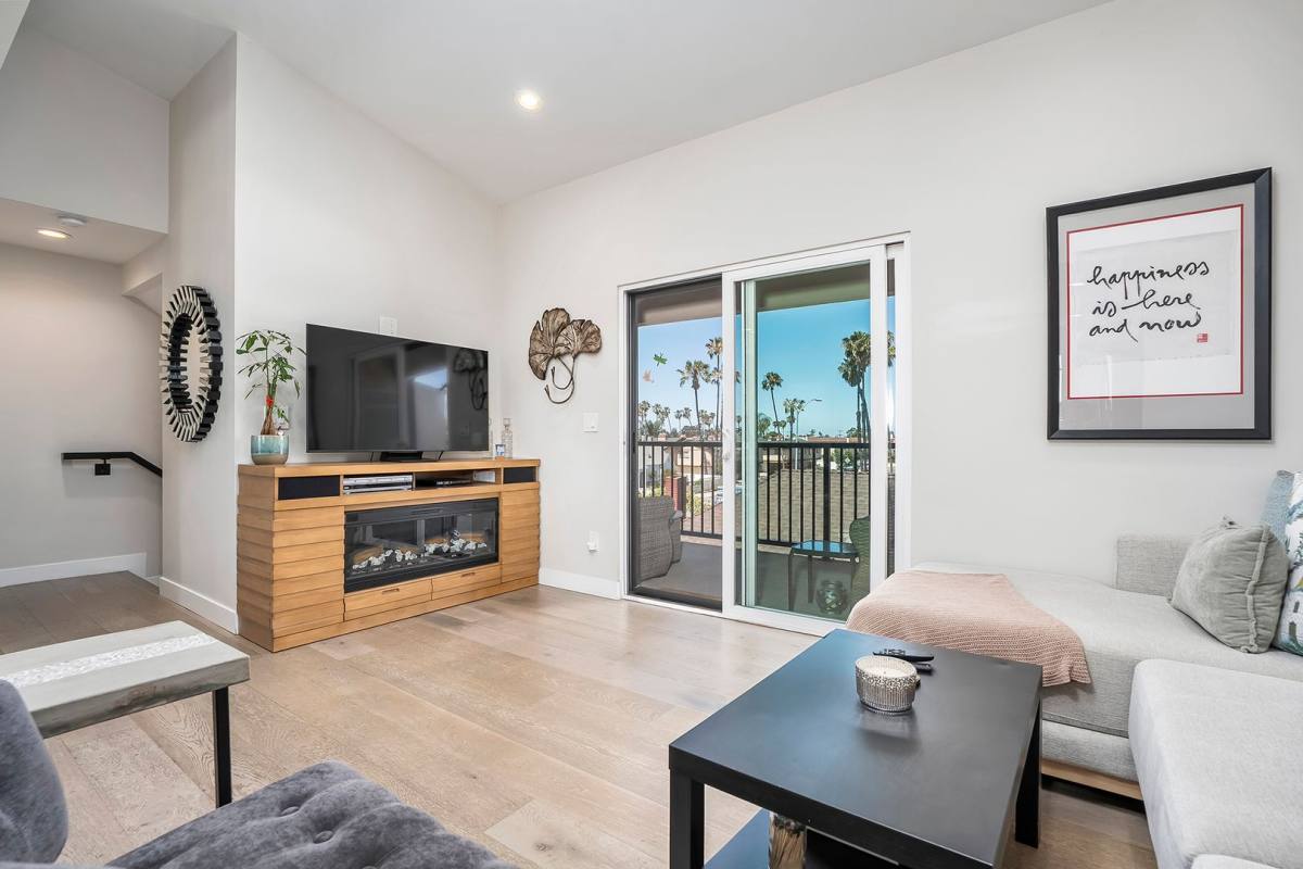 Townhouse for rent at 4373 Cleveland Ave, San Diego, CA 92103