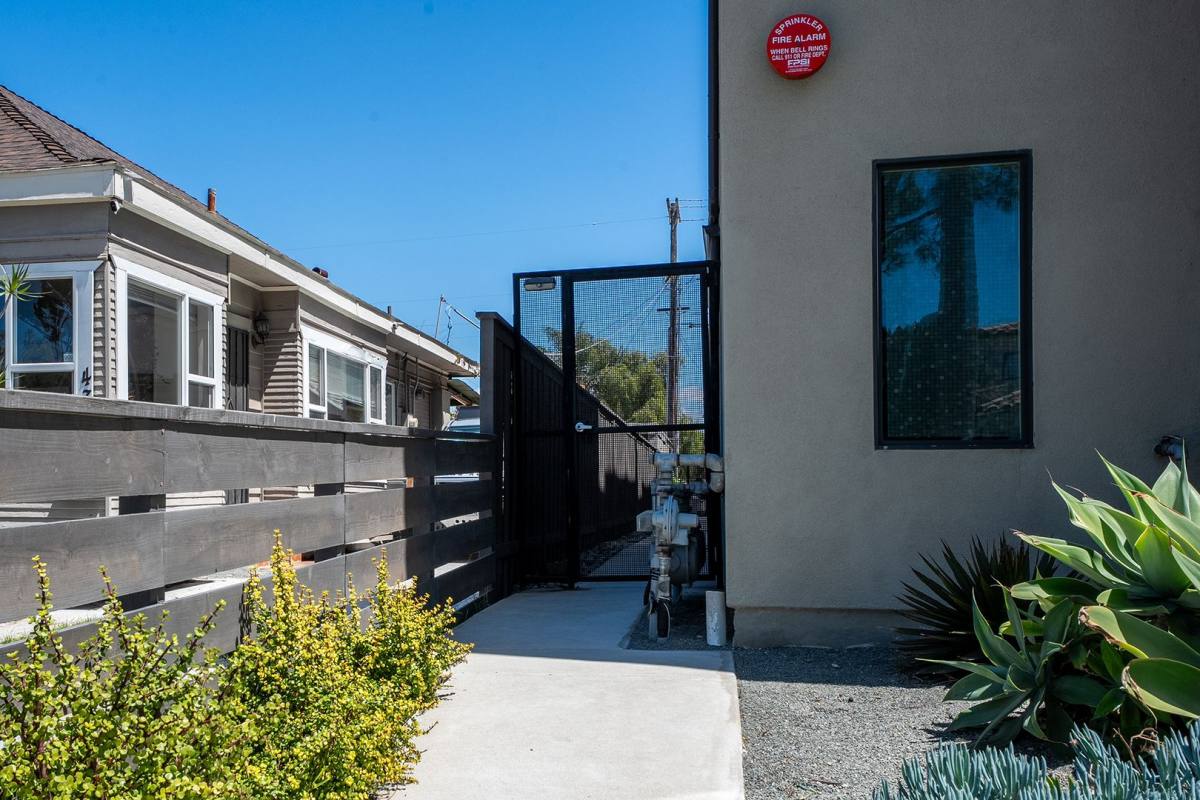 Townhouse for rent at 4373 Cleveland Ave, San Diego, CA 92103