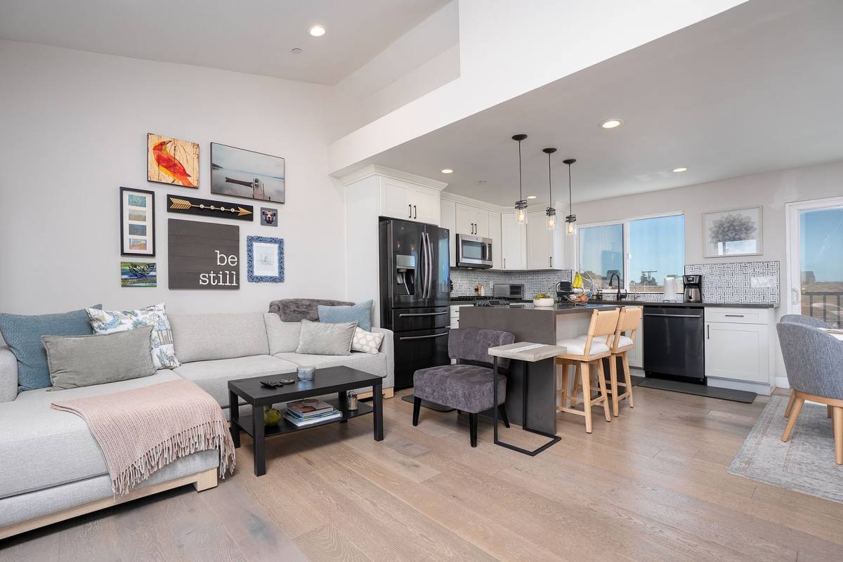Townhouse for rent at 4373 Cleveland Ave, San Diego, CA 92103