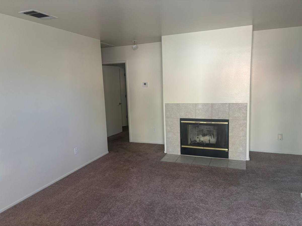 Apartment for rent at 4115 Ardmore Ave, Bakersfield, CA 93309