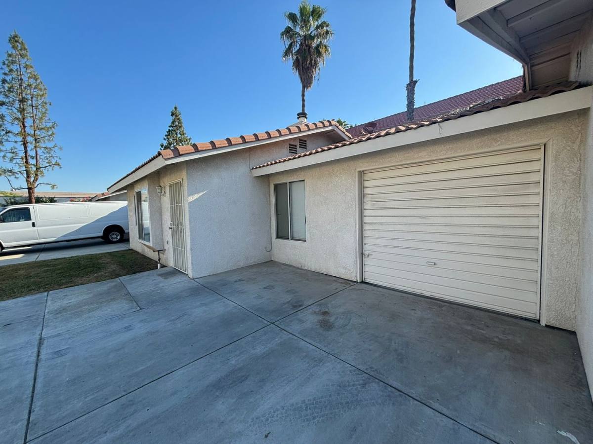 Apartment for rent at 4115 Ardmore Ave, Bakersfield, CA 93309