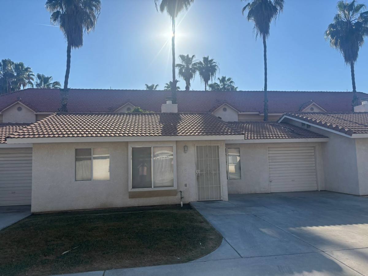 Apartment for rent at 4115 Ardmore Ave, Bakersfield, CA 93309