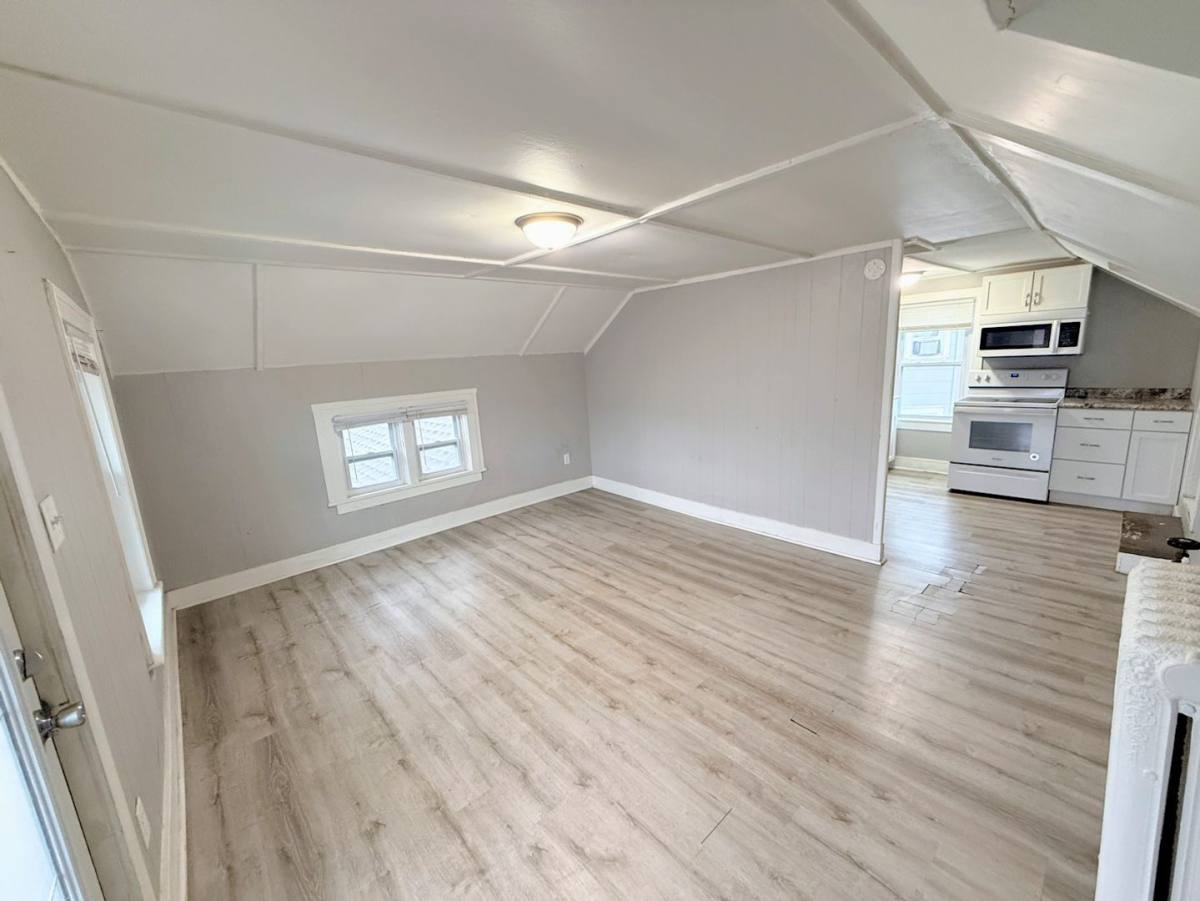 Apartment for rent at 1305-1307 Avon St, La Crosse, WI 54603