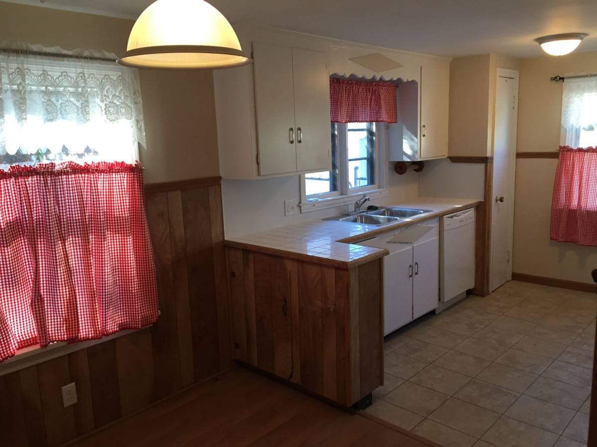 House for rent at 1918 Franklin St NW, Canton, OH 44709