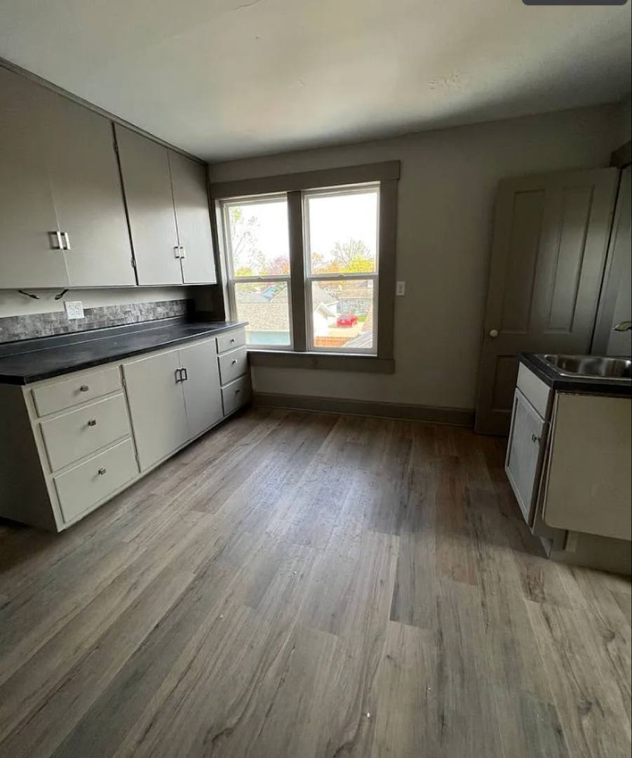 Apartment for rent at 1025-1027 Redfield St, La Crosse, WI 54601