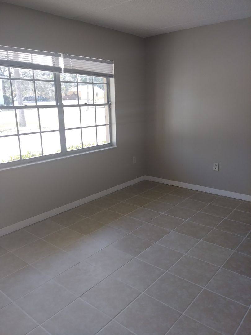 Apartment for rent at 300 N Dewey St #5, Eustis, FL 32726