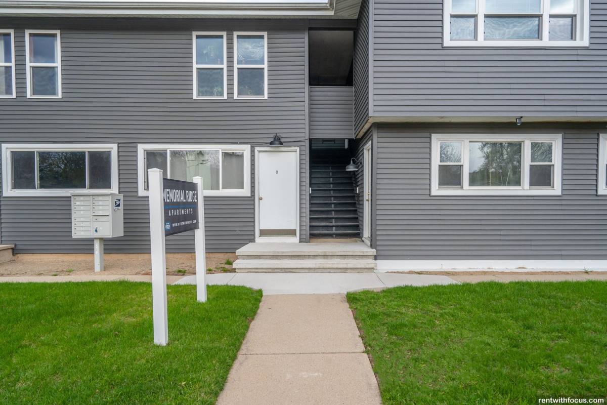 Apartment for rent at 700 S Memorial Dr, Appleton, WI 54911