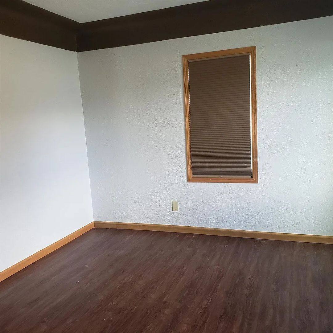 House for rent at 2215 Falls Ave, Waterloo, IA 50701