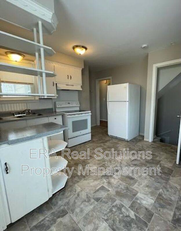 House for rent at 6210 Snow Rd, Cleveland, OH 44129
