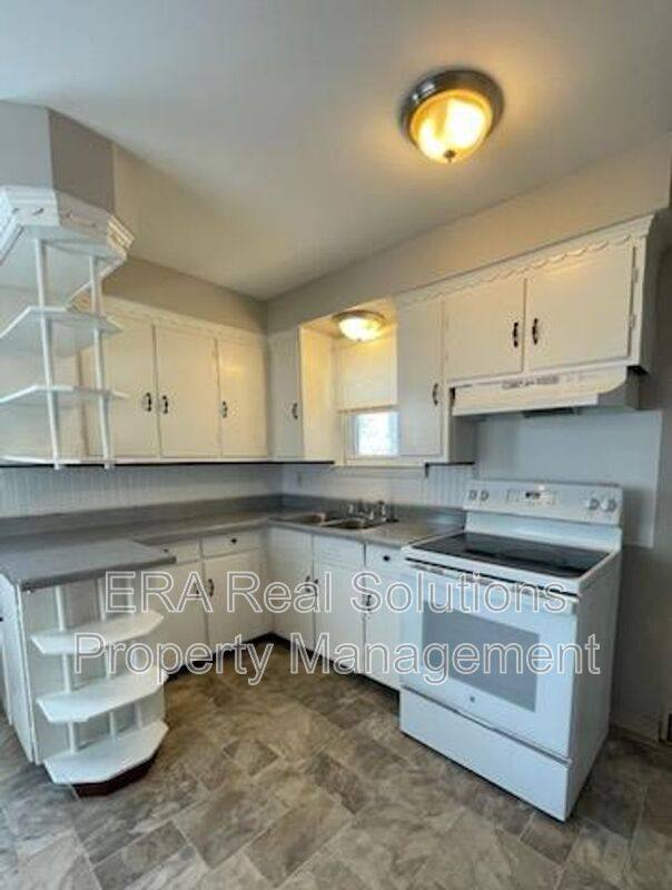 House for rent at 6210 Snow Rd, Cleveland, OH 44129