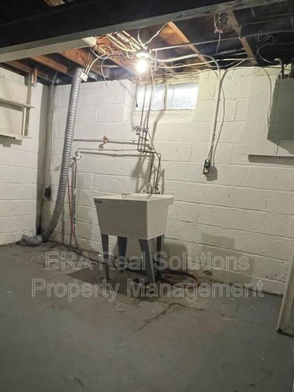 House for rent at 6210 Snow Rd, Cleveland, OH 44129