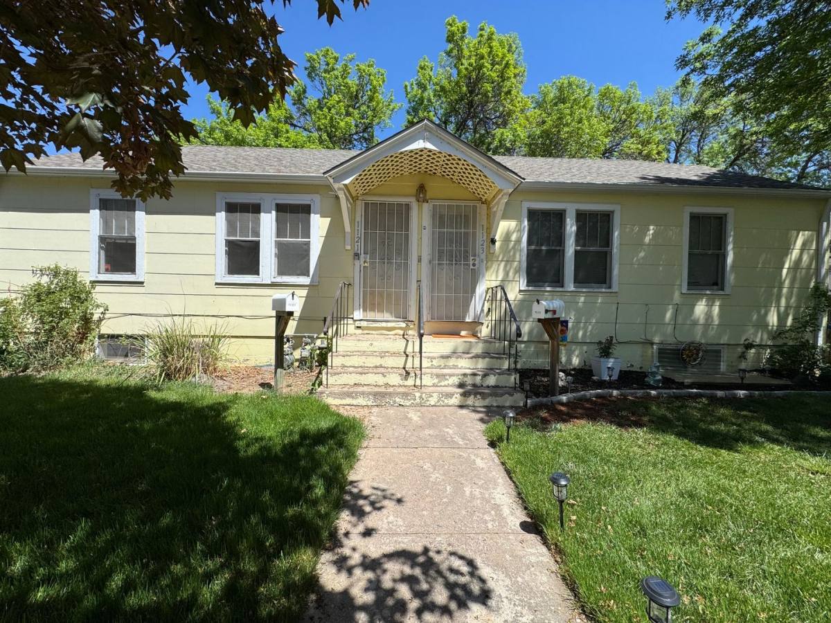 Townhouse for rent at 1121 E 2nd St, Loveland, CO 80537