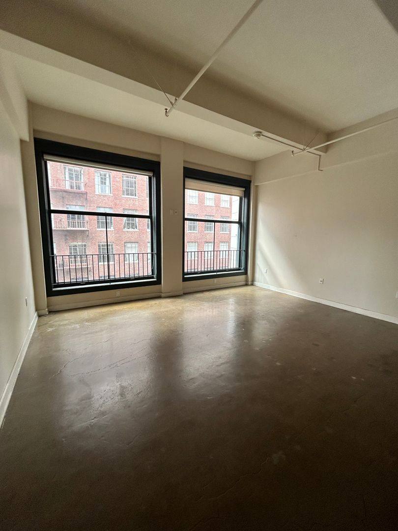 Apartment for rent at 315 W 5th St, Los Angeles, CA 90013