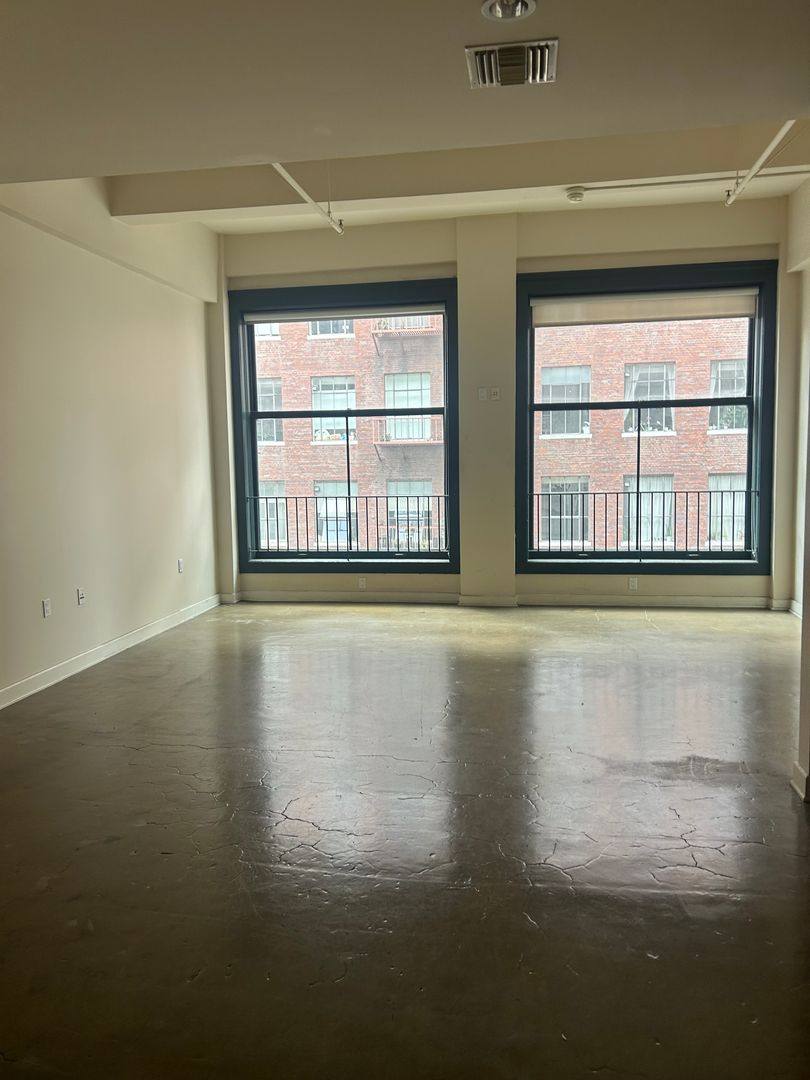 Apartment for rent at 315 W 5th St, Los Angeles, CA 90013
