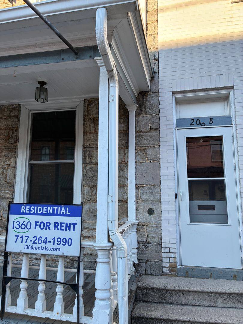 Apartment for rent at 206 Lincoln Way E, McConnellsburg, PA 17233