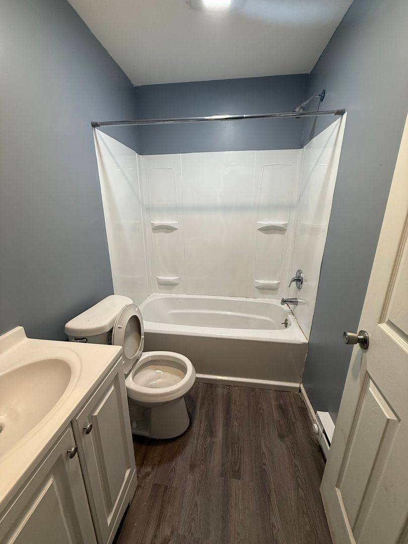 Apartment for rent at 17568-70 Lakeshore #14, Cleveland, OH 44119